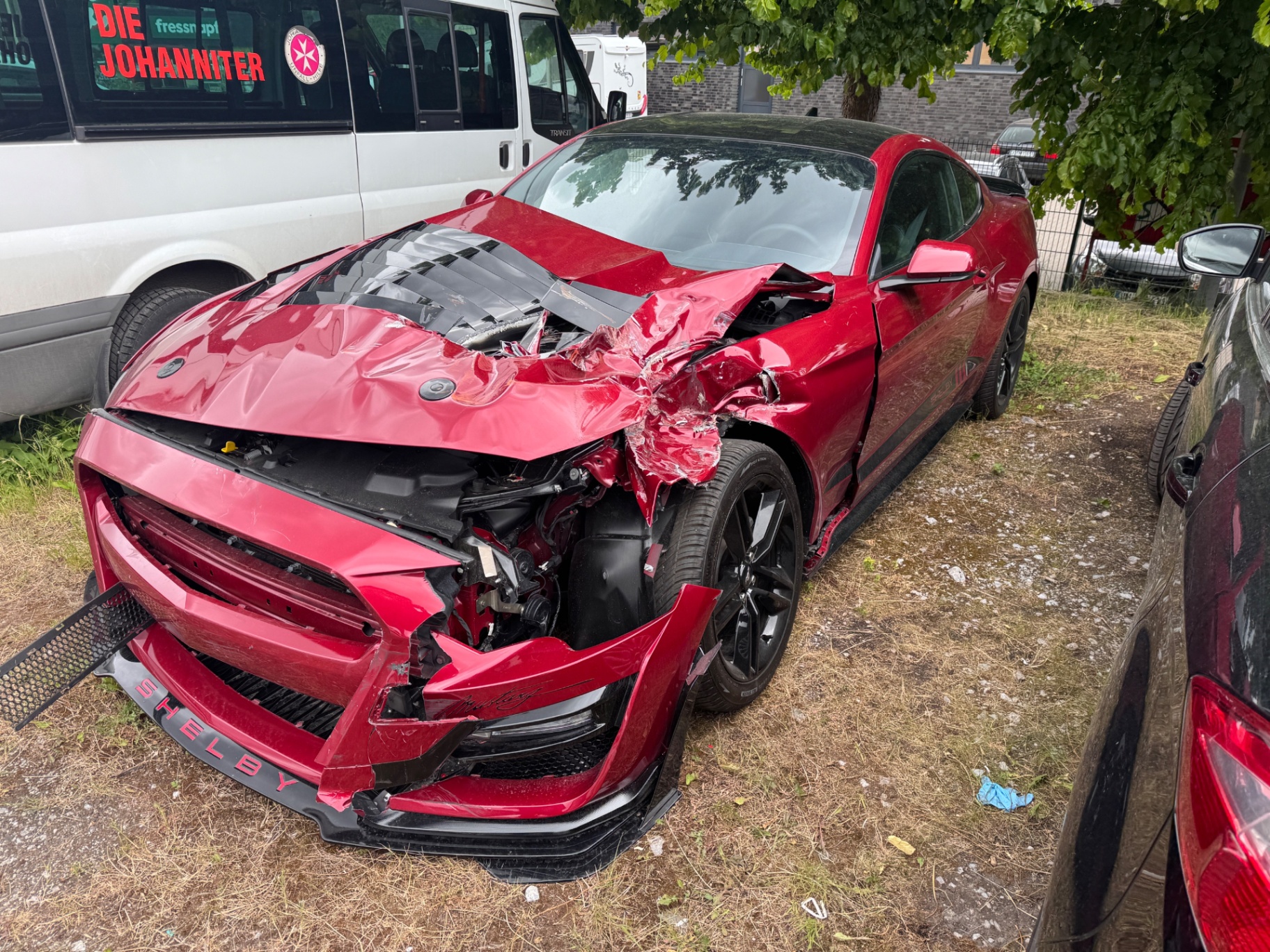 Ford Mustang Shelby mit Frontschaden nach Unfall – unabhängiges Gutachten durch Kfz-Sachverständigen Özdemir